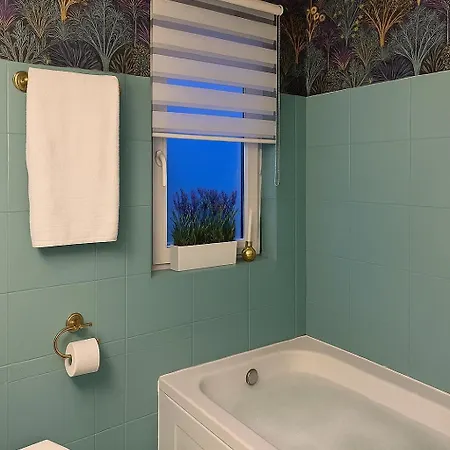 Heart Of The City Stylish Stay 2 Room Apartment