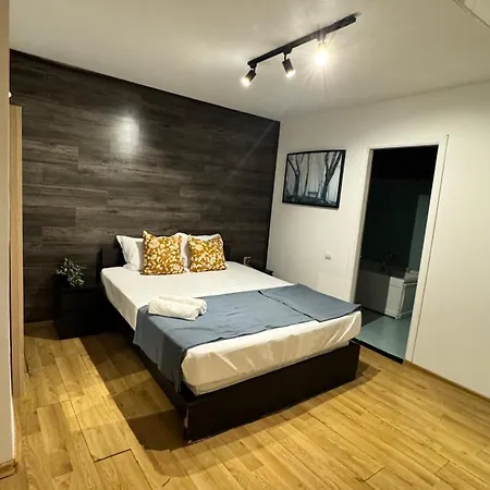 Heart Of The City Stylish Stay 2 Room Apartment Lägenhet