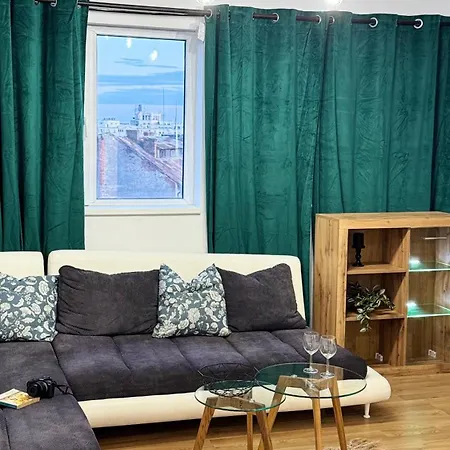 Heart Of The City Stylish Stay 2 Room Apartment
